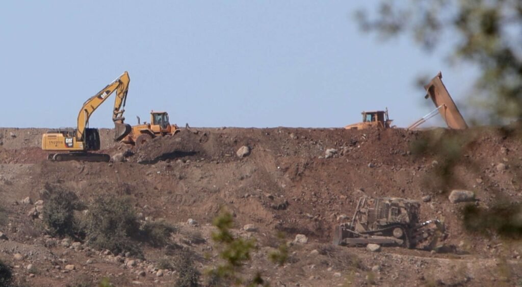 صورة متداولة لجرافات إسرائيلية